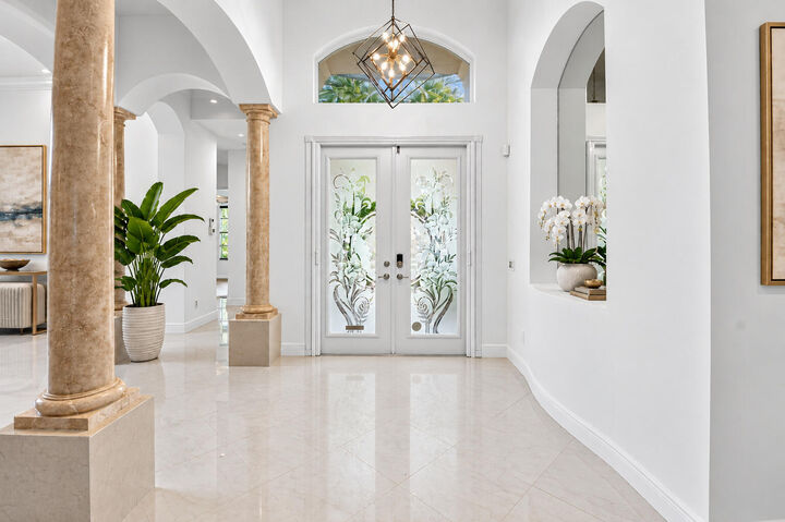 Property Photo:  6940 Balboa Island Court  FL 33446 
