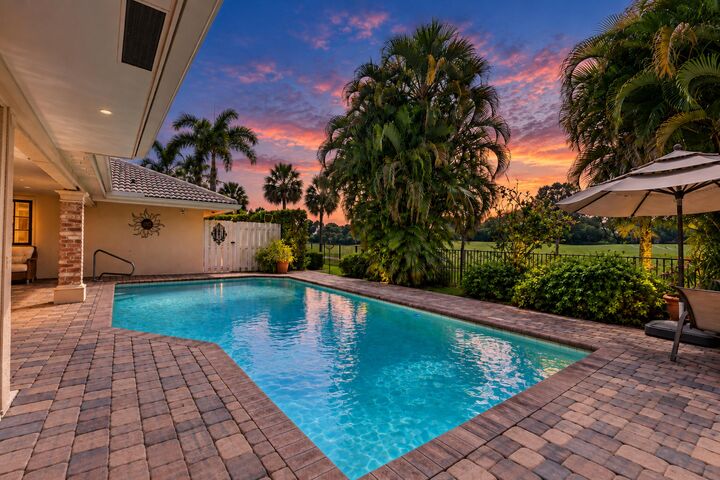Property Photo:  16821 Rose Apple Drive  FL 33445 