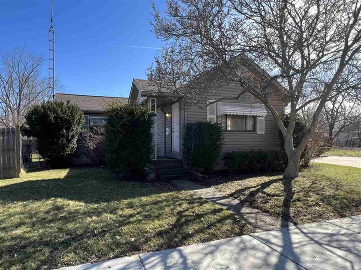 Property Photo:  833 W Atherton Road  MI 48507 