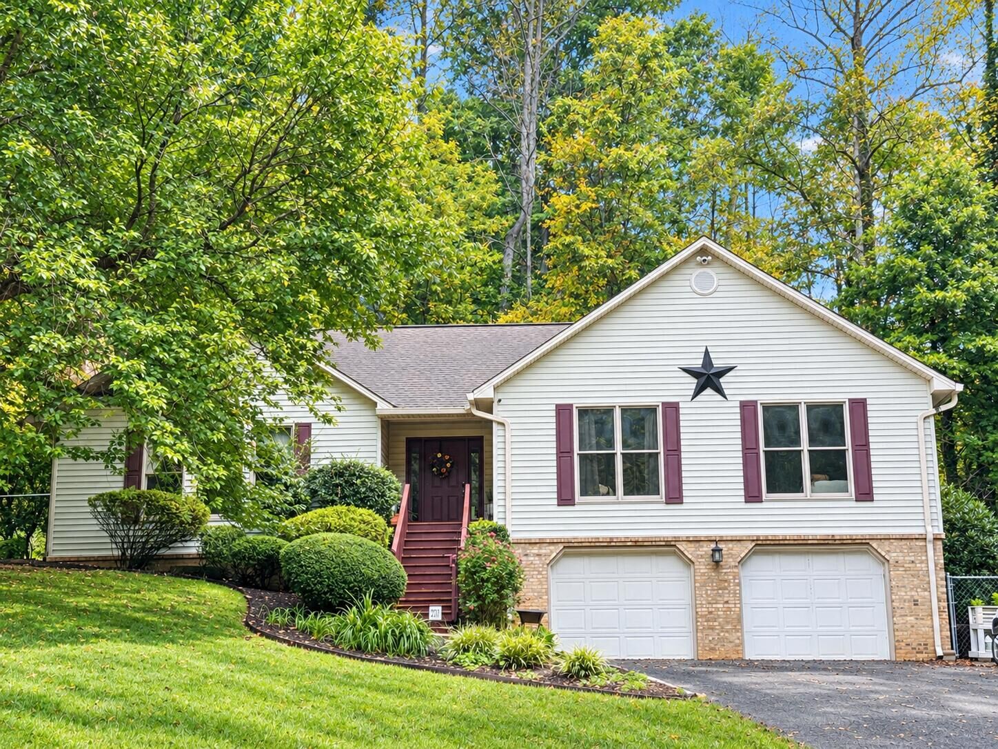 Property Photo:  7511 Mount Chestnut Rd  VA 24018 
