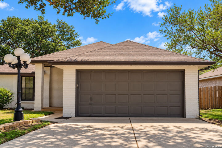Property Photo: 7606 Forest Moon TX 78233