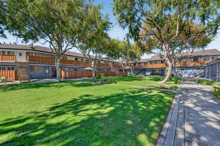 Property Photo:  3001 Los Prados Street 104  CA 94403 