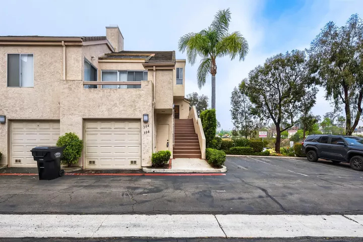 Property Photo: 6116 Calle Mariselda 304 CA 92124