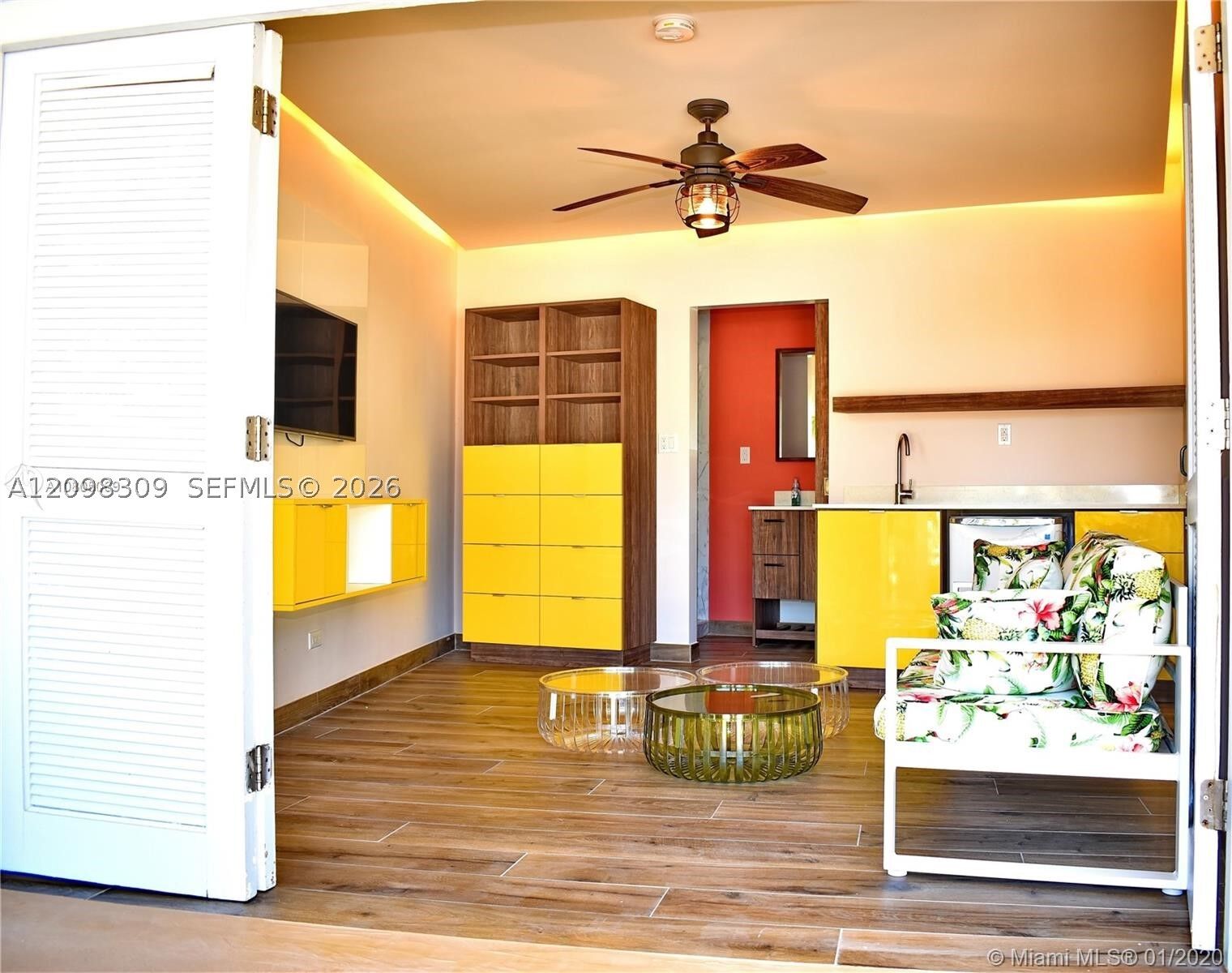Property Photo:  5055 Collins Ave Cab16  FL 33140 