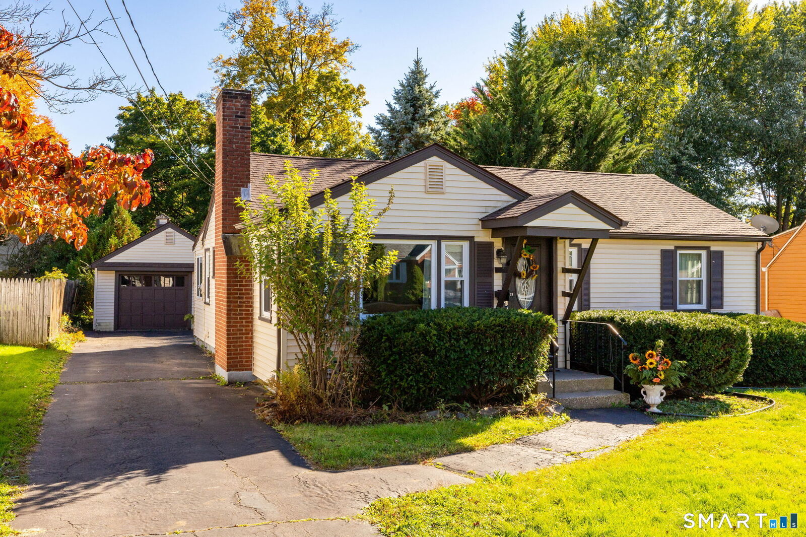 Property Photo:  28 Dix Road  CT 06109 