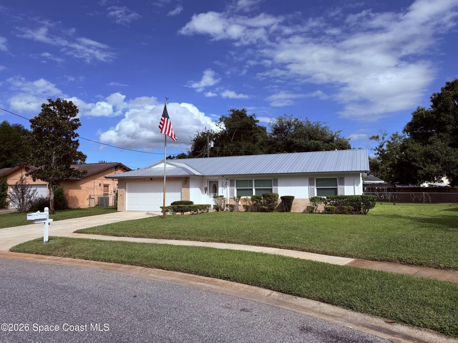 Property Photo:  