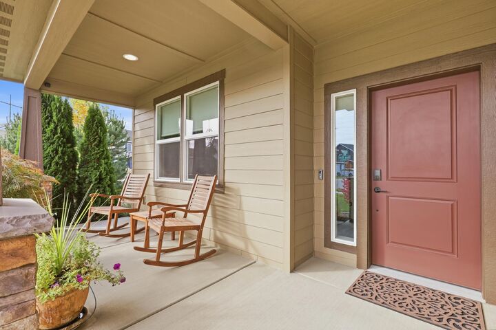 Property Photo:  1709 N Hood River Rd  WA 99019 