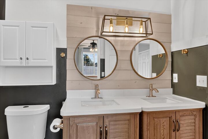 Property Photo: 3109 Silverthorn Ln WA 99004