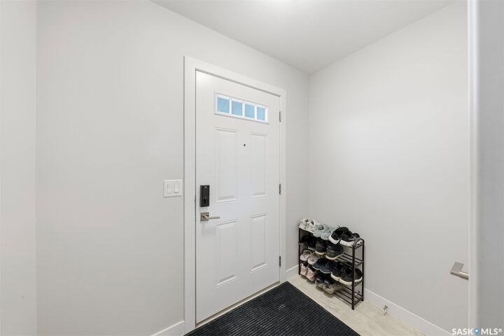 Property Photo:  562 Stilling Way  SK S7V 0W5 