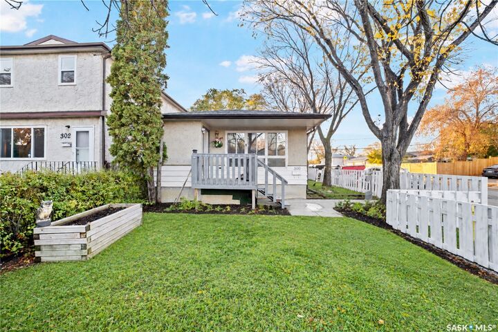 Property Photo:  300 Osler Street  SK S4R 1V6 