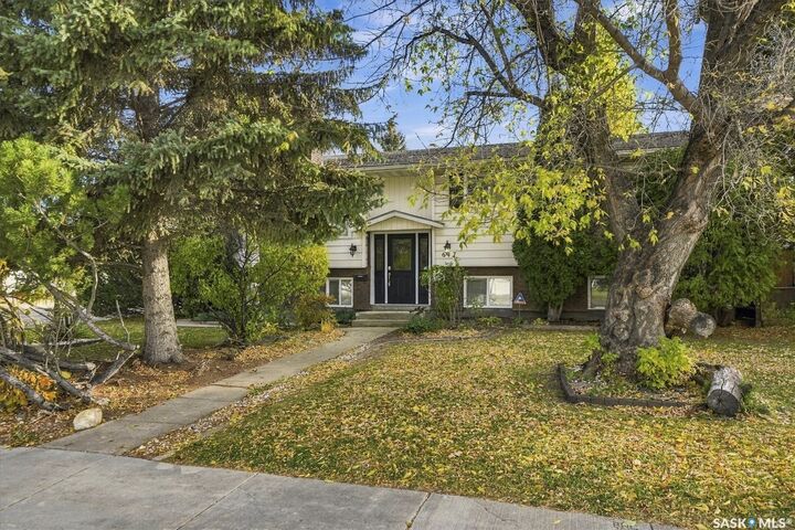 Property Photo:  647 Redberry Road  SK S7K 4S4 