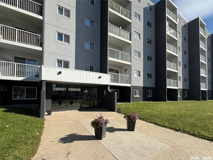 Property Photo:  20 Kleisinger Crescent 113  SK S4R 7M3 