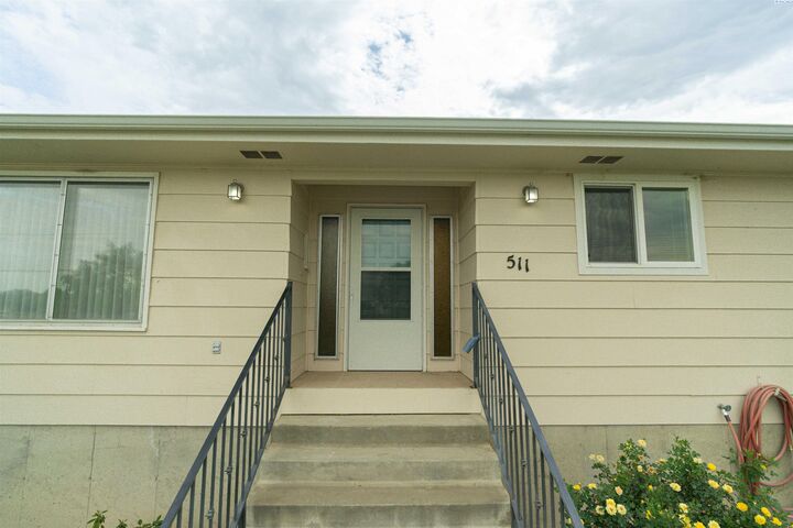 Property Photo: 511 W 45th Ave WA 99337