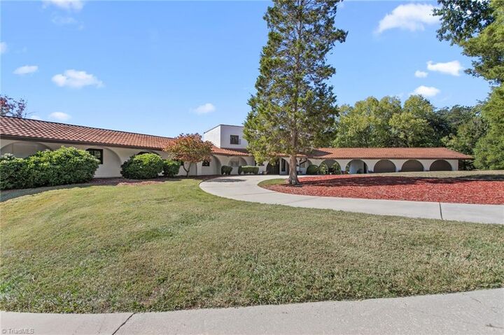 Property Photo:  1900 La Vista Drive  NC 27265 