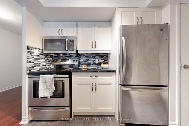 Property Photo:  1001 Bay Street  ON M5S 3A6 