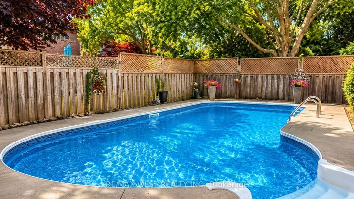 Property Photo:  31 Mulholland Drive  ON L4J 7T7 