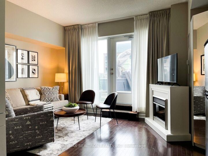 Property Photo:  1 King Street W 1809  ON M5H 1A1 
