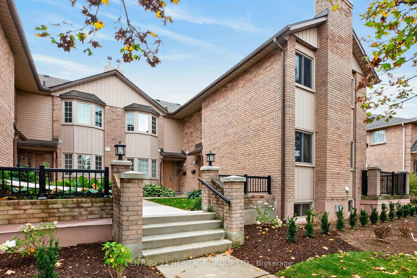 Property Photo:  38 Elora Drive 15  ON L9C 7L3 