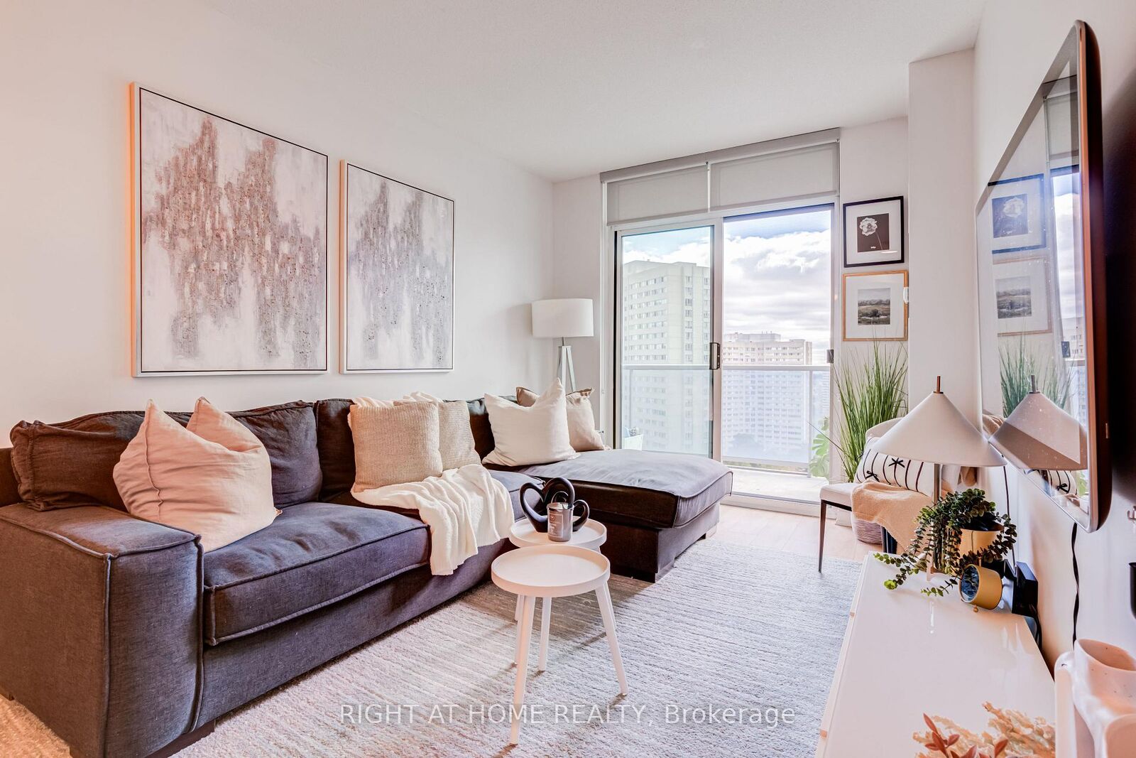 Property Photo:  70 Absolute Avenue 1405  ON L4Z 0A4 