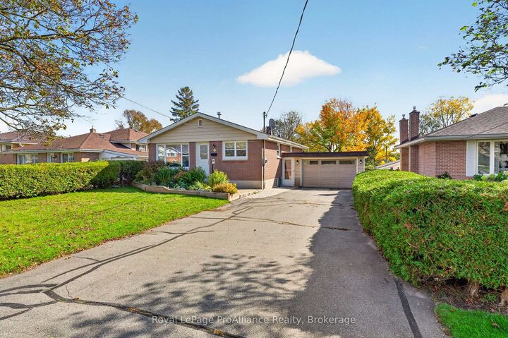 Property Photo:  51 Craig Street  ON K8P 2J9 