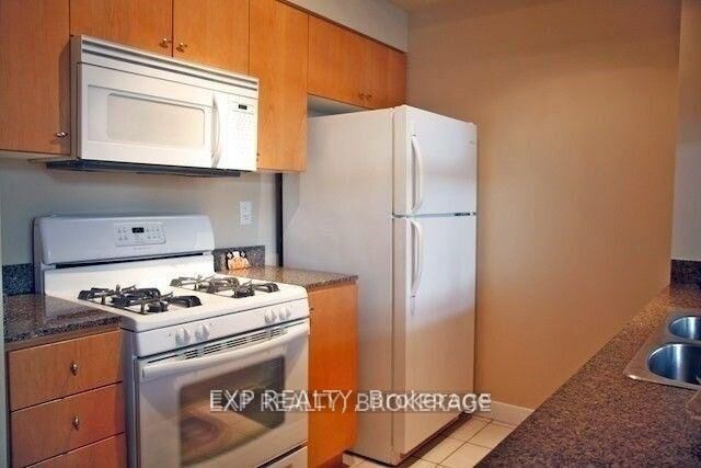 Property Photo:  9 Spadina Avenue 302  ON M5V 3V5 