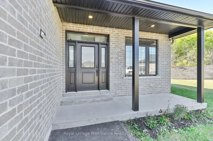 Property Photo:  16 Lehtinen Crescent  ON K8P 0H4 