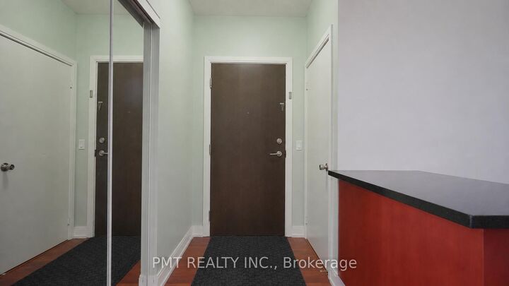 Property Photo:  125 Village Green Square 309  ON M1S 0G3 