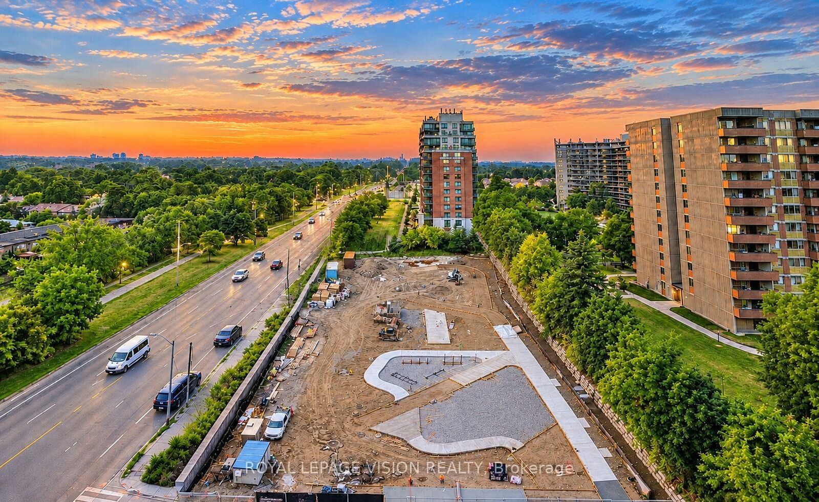 Property Photo:  4010 Eglinton Avenue W 911  ON M9A 0G5 