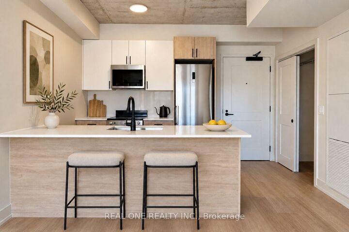 Property Photo:  810 King Street W 413  ON L8S 0A7 