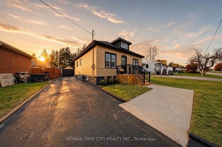 Photo de la propriété: 24 Park Road N ON N3S 6T2