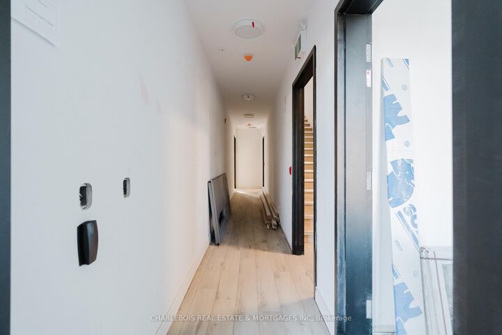 Property Photo:  830 St Laurent Boulevard C  ON K1K 3A9 