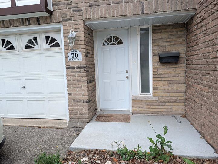 Photo de la propriété: 145 Rice Avenue 70 ON L9C 6R3