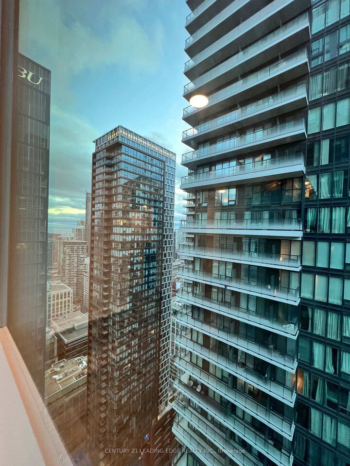 Property Photo: 327 King Street W 3804 ON M5V 0W7