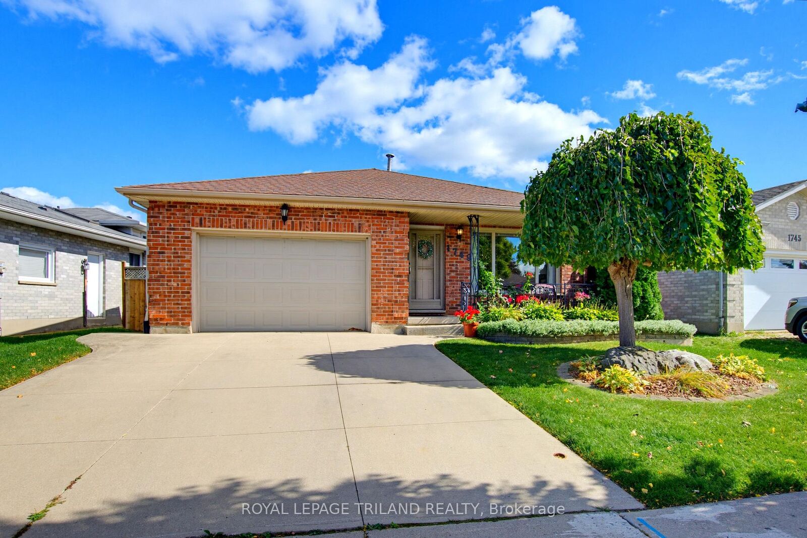 Property Photo:  1749 Jalna Boulevard  ON N6E 3S5 