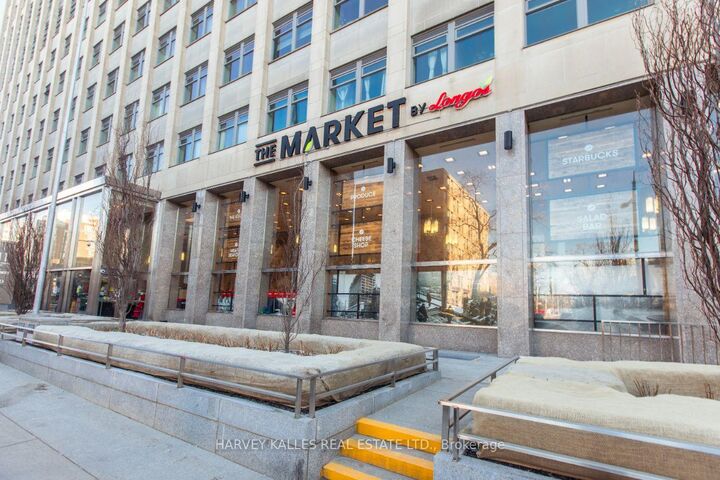 Property Photo: 111 St. Clair Avenue W 1613 ON M4V 1N5