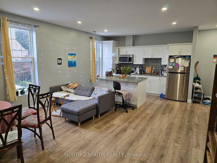 Property Photo:  140 Murray Street 2  ON N3S 3N5 