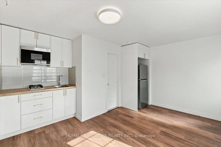 Property Photo:  99 Regent Road Unit 4  ON M3K 1H2 