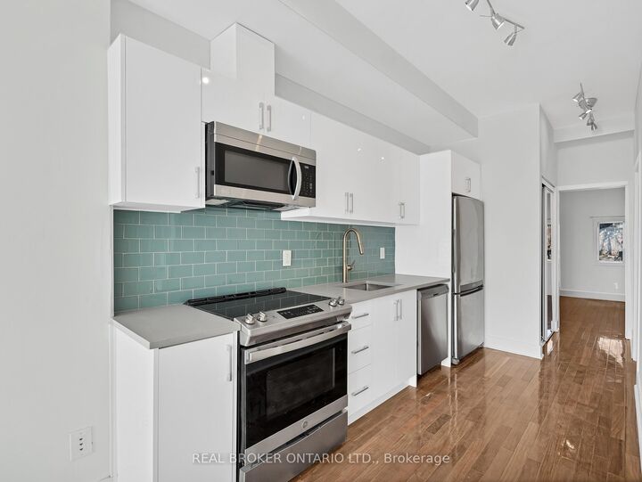 Property Photo:  1928 Gerrard Street E Main Fl  ON M4L 2C1 