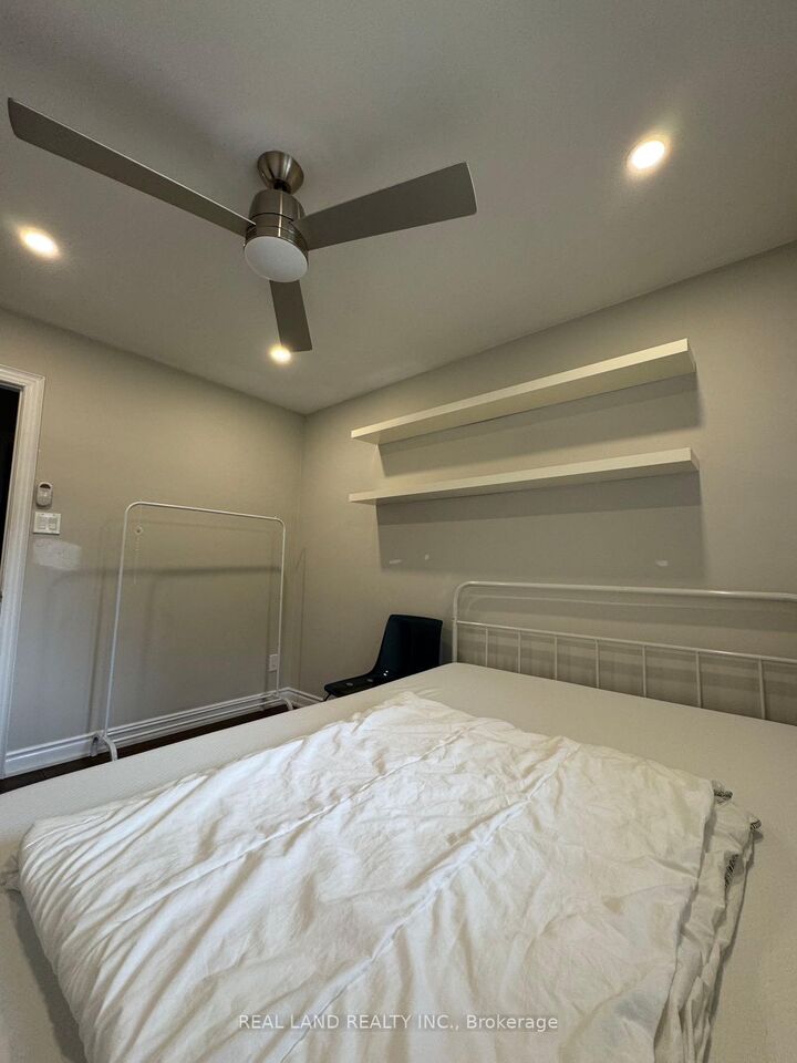 Property Photo:  26 Greyhound Drive E  ON M2H 1K3 