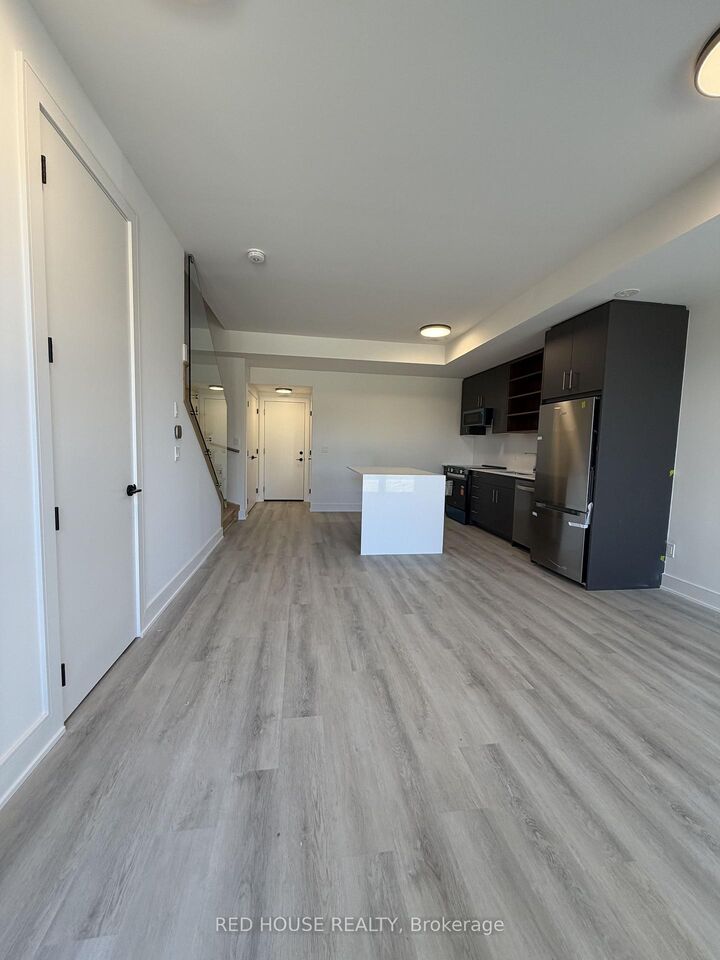 Property Photo:  290 Ellis Avenue  ON L2P 0G9 