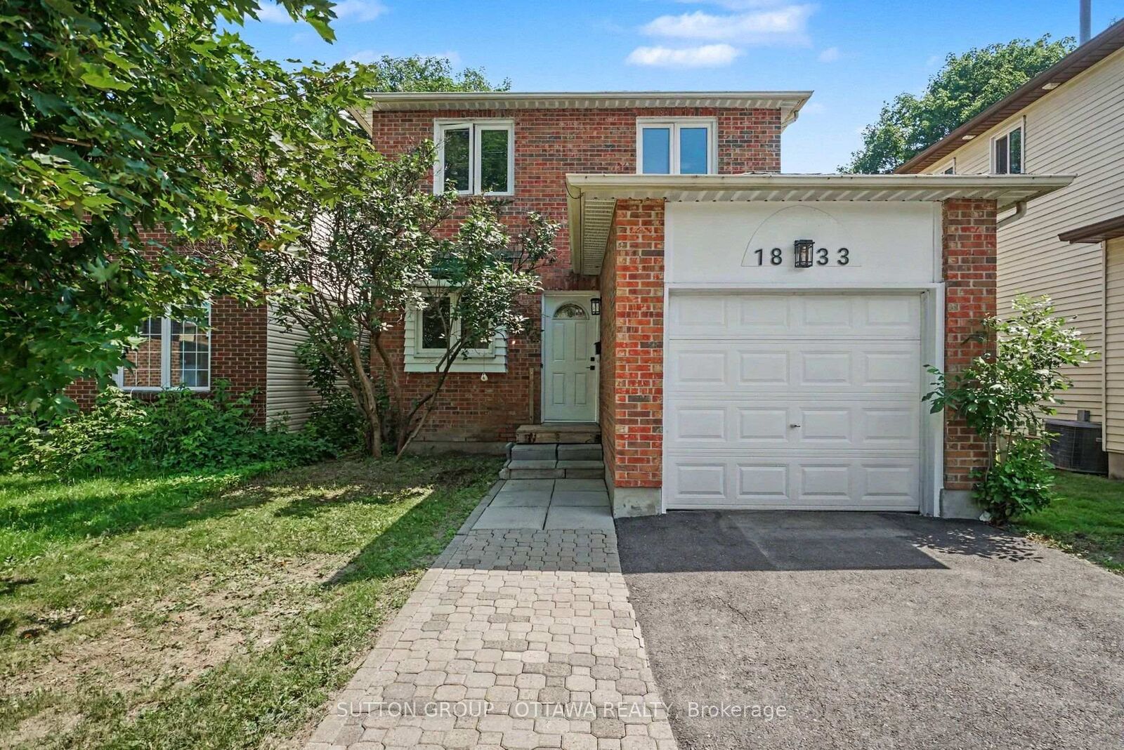 Property Photo:  1833 Brousseau Crescent  ON K1C 2Y5 