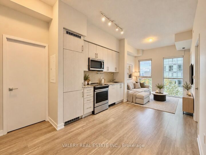 Property Photo:  4085 Parkside Village Drive 706  ON L5B 0K9 