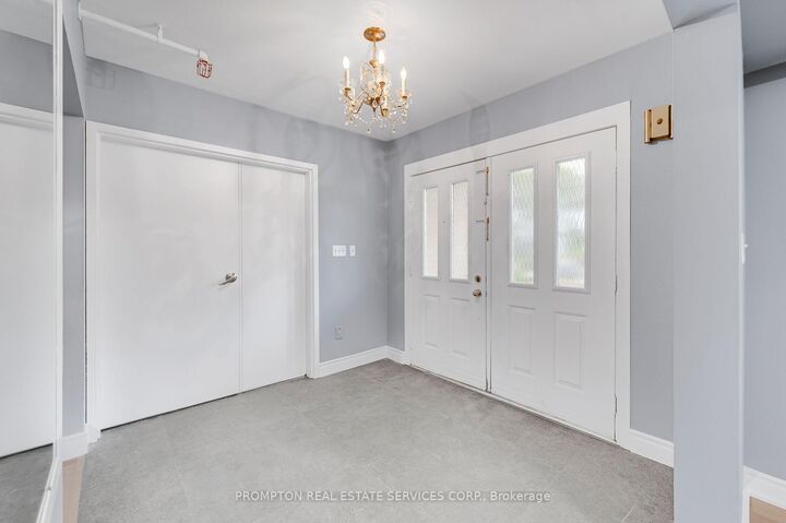 Property Photo:  6 Kelso Street  ON L9A 1C6 