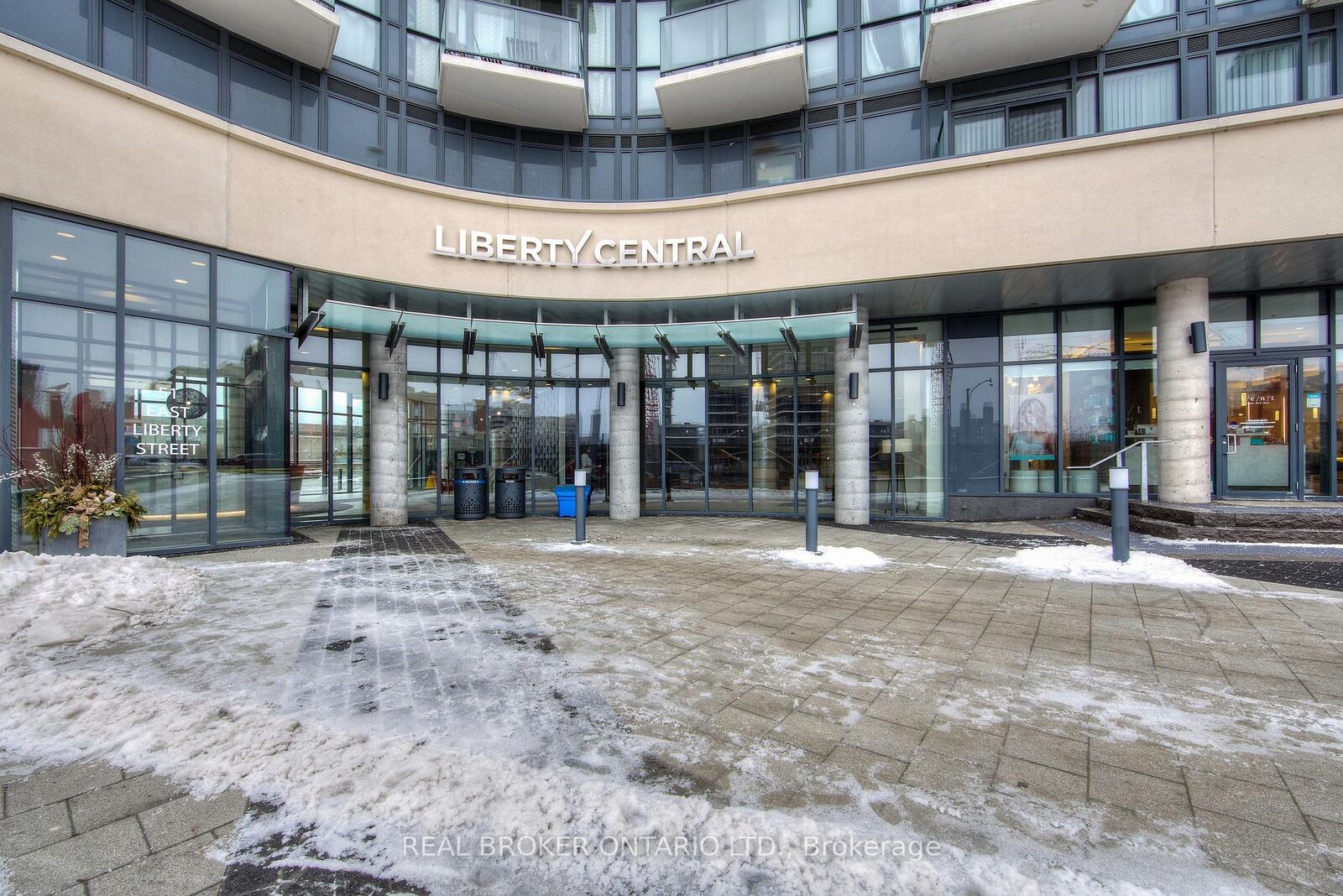 Property Photo:  51 East Liberty Street 1809  ON M6K 3P8 
