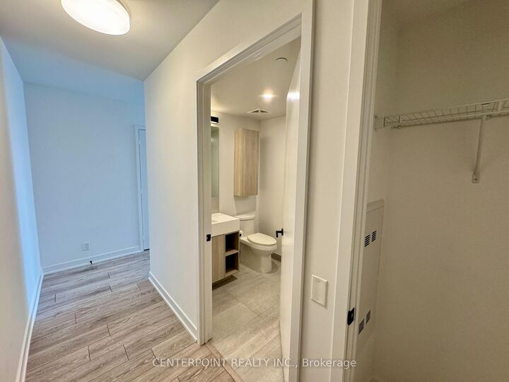 Property Photo:  108 Peter Street 1906  ON M5V 0W2 