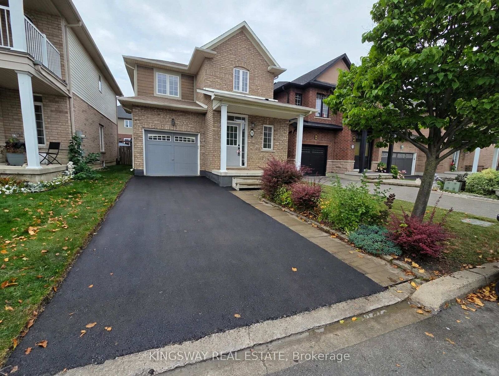 Property Photo:  28 Tidemore Heights  ON L8E 0B7 