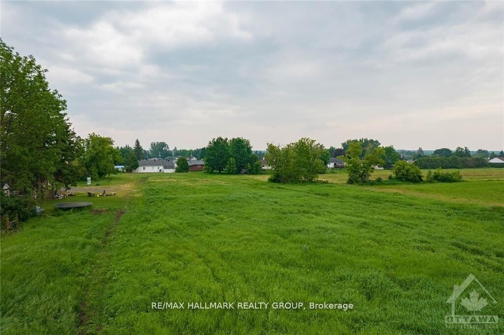 Photo de la propriété:  3748 Champlain Street 1  ON K0A 1E0 