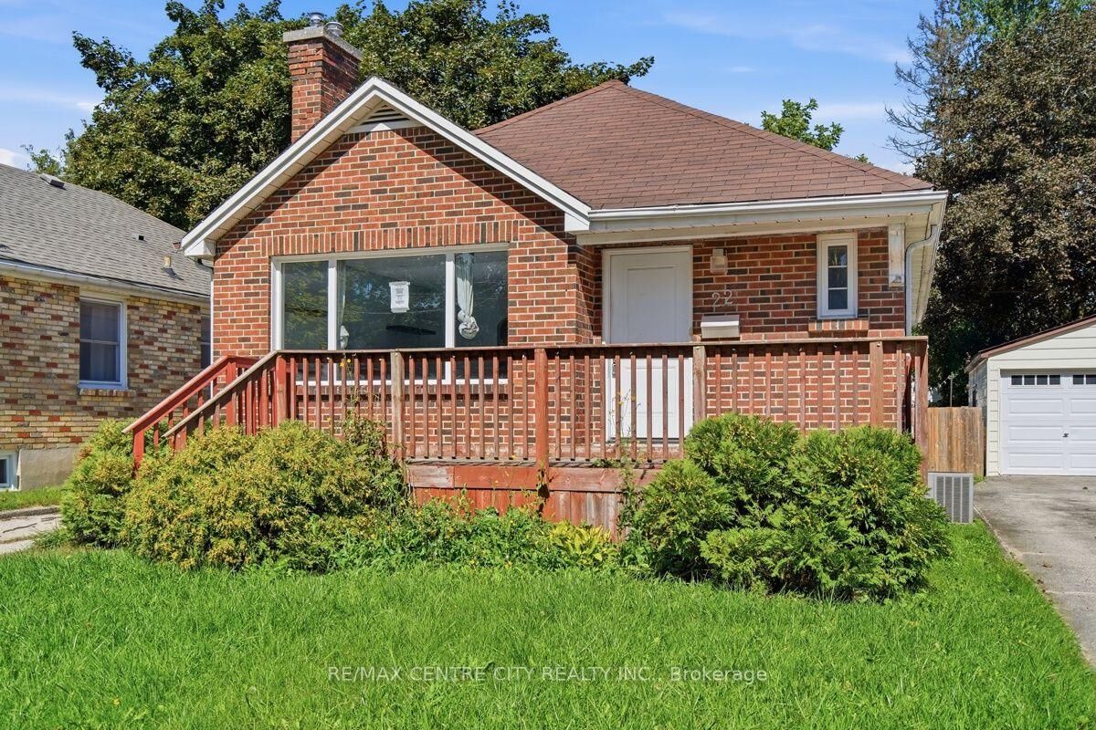 Property Photo:  22 Graydon Street  ON N5W 2H7 