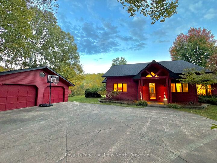 Property Photo:  21 Buckingham Boulevard  ON L9Y 3Y9 