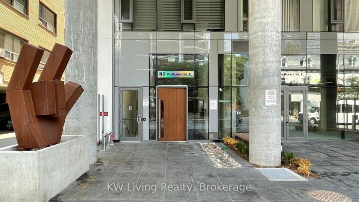 Property Photo:  81 Wellesley Street E 1306  ON M4Y 0C5 